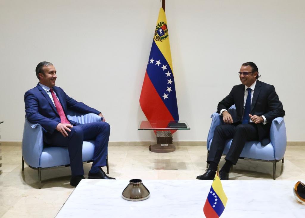 Ministro El Aissami anuncia firma de contratos con la petrolera Chevron