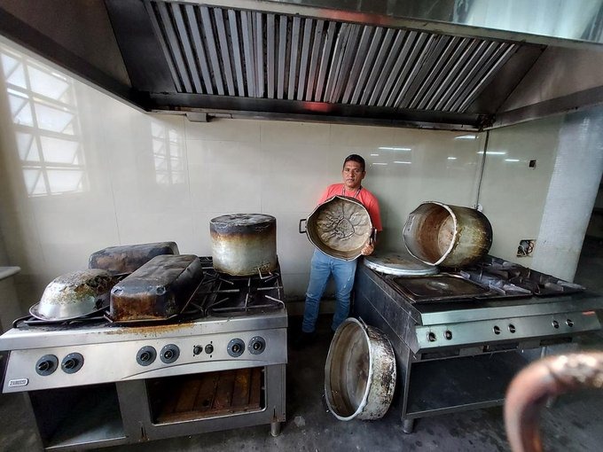 Trabajadores del Hospital Universitario de Caracas piden garantizar alimentos para pacientes