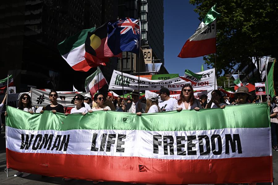 Protestas continúan en Irán a pesar de las detenciones y la represión