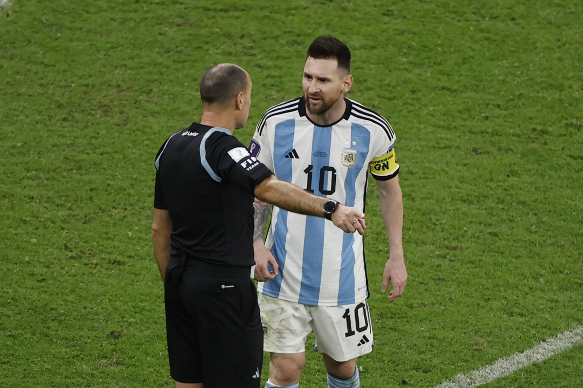 “¿Qué mirás, bobo?”: La pelea de Messi después del final del Argentina Países Bajos