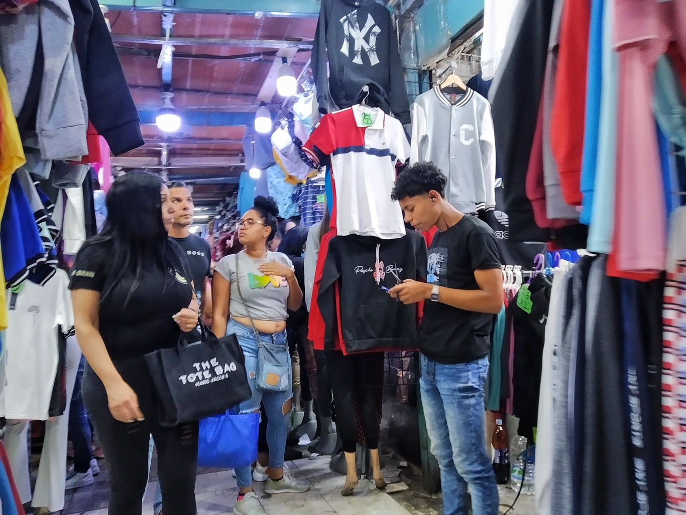 Mercado popular La Hoyada (Mairet Chourio)