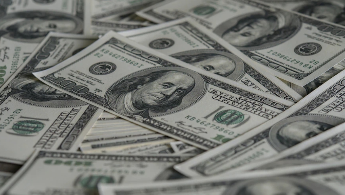 Dólar paralelo inicia el viernes a la baja pero sigue sobre los 17 bolívares