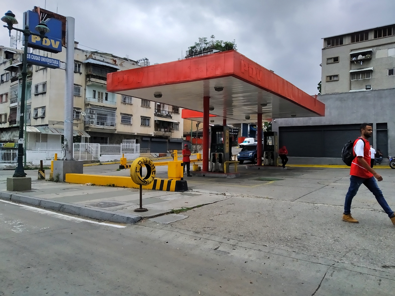 Bombas de gasolinas vacías (Mairet Chourio)