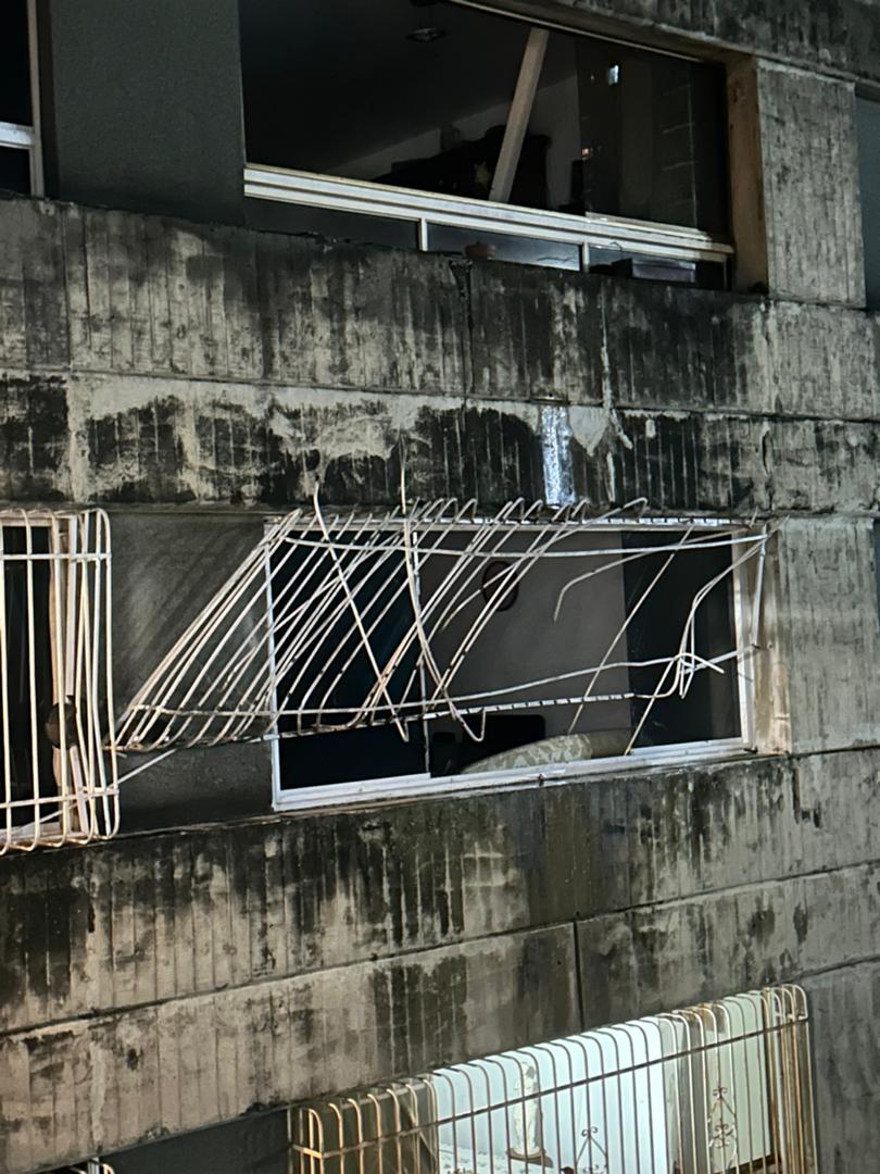 "La presión del agua fue tanta que las ventanas estallaron", dicen en San Antonio de Los Altos tras ruptura de tubería