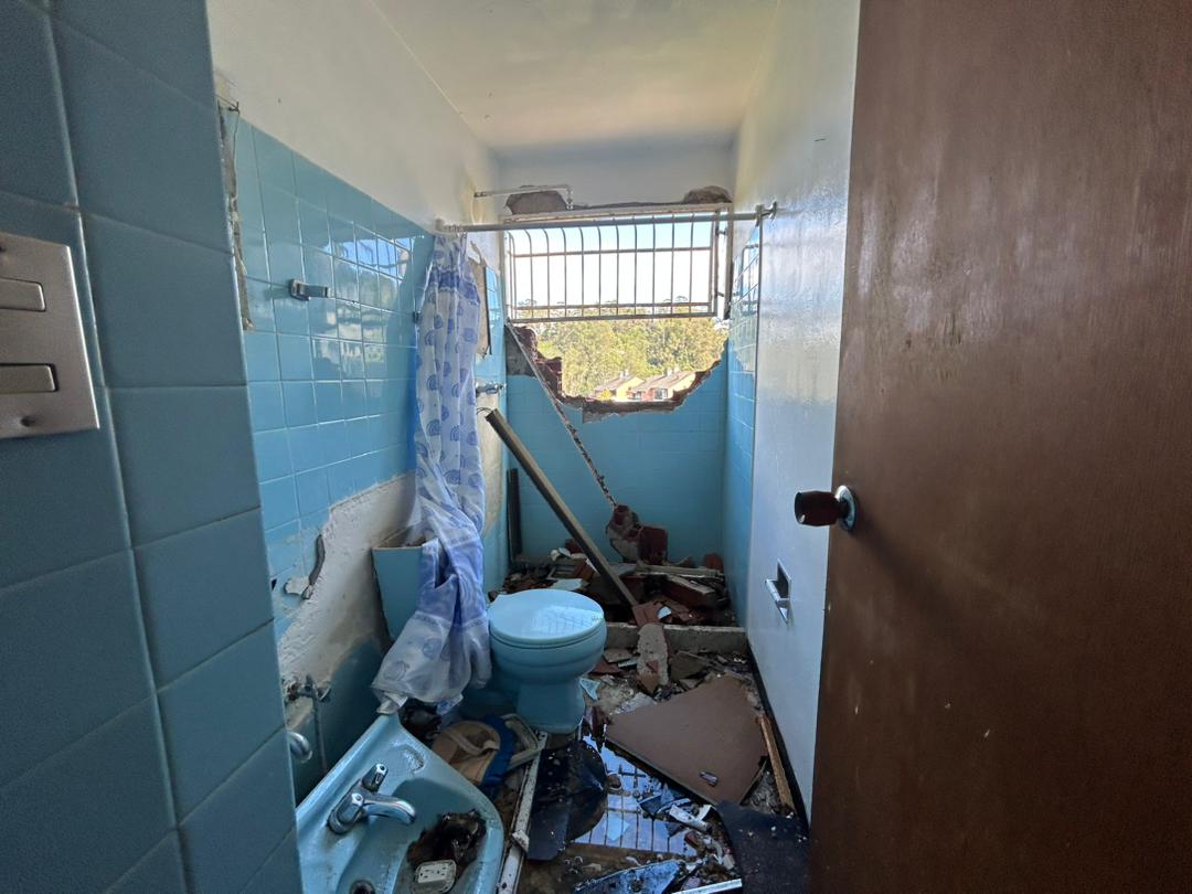 "La presión del agua fue tanta que las ventanas estallaron", dicen en San Antonio de Los Altos tras ruptura de tubería