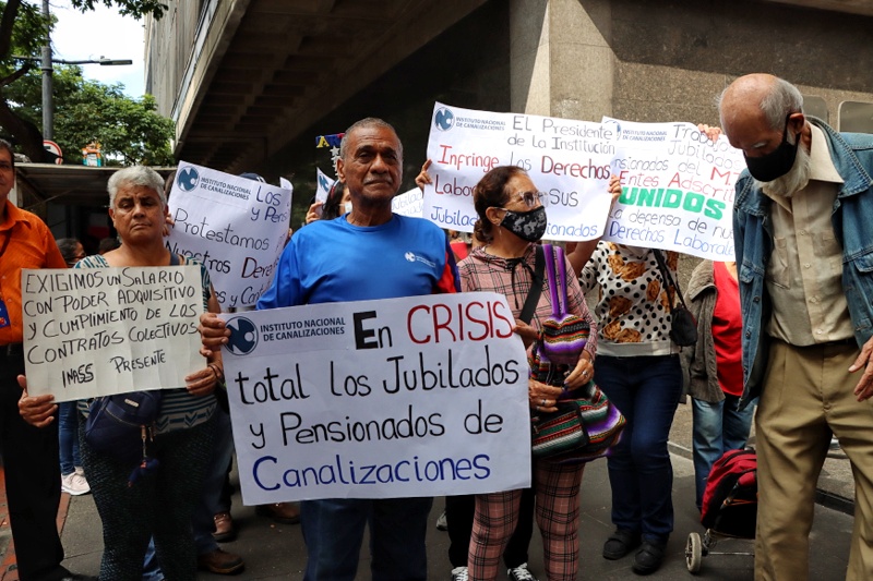 Protestan trabajadores de transporte en Chacao (Mairet Chourio)