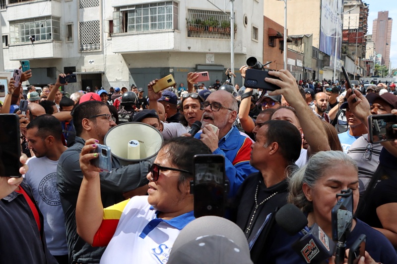 Protesta de trabajadores públicos- 23 de enero- UCV (Mairet Chourio)