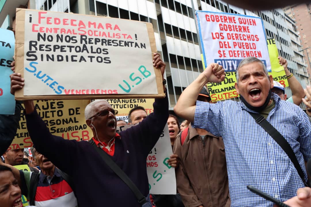 Trabajadores públicos protestan- (Mairet Chourio)