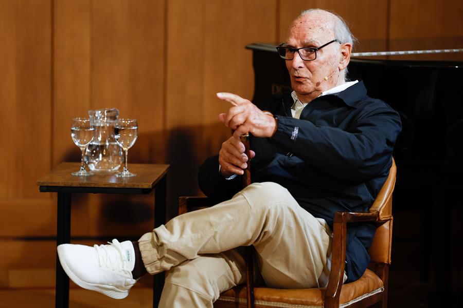 Muerte del cineasta Carlos Saura conmociona a España