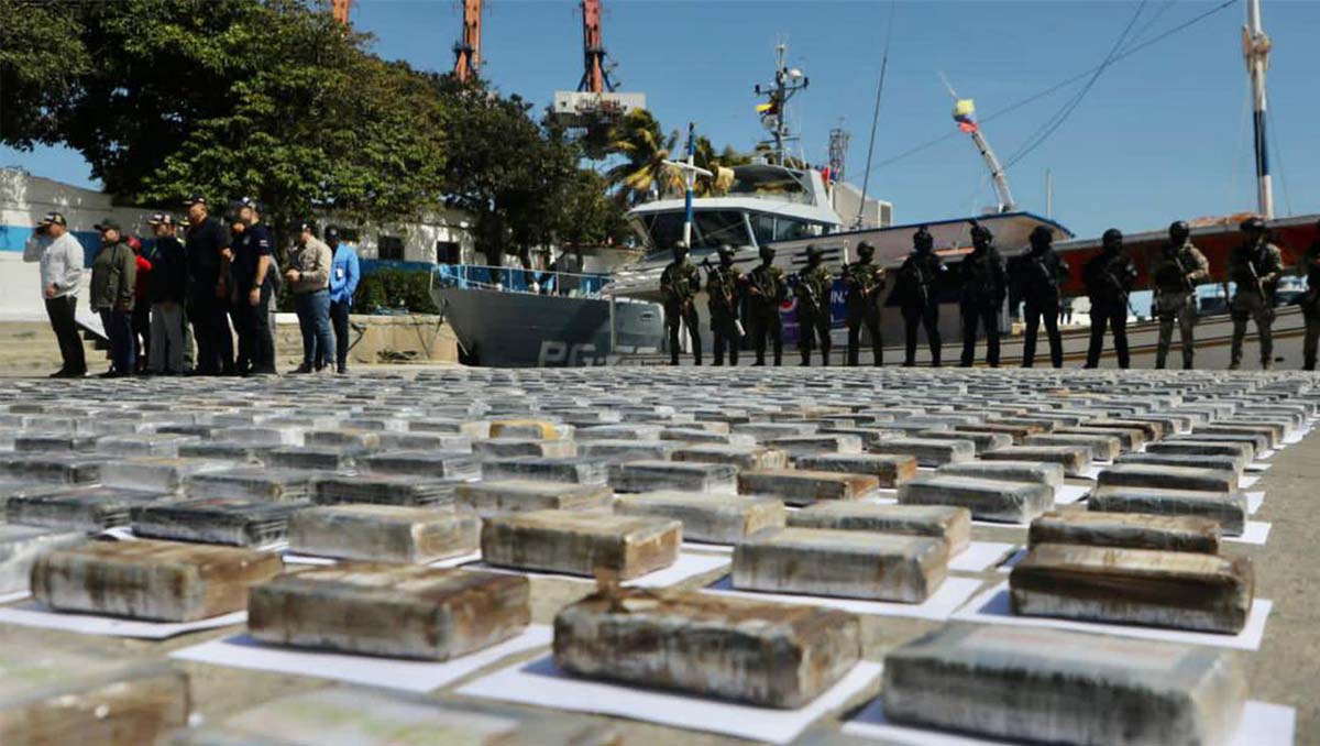 Incautan 1,3 toneladas de cocaína que iban de Sucre a Europa en un barco