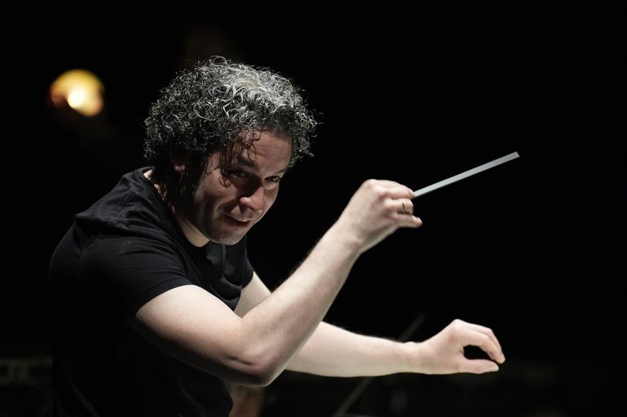 Gustavo Dudamel dirigirá la Filarmónica de Nueva York desde 2026