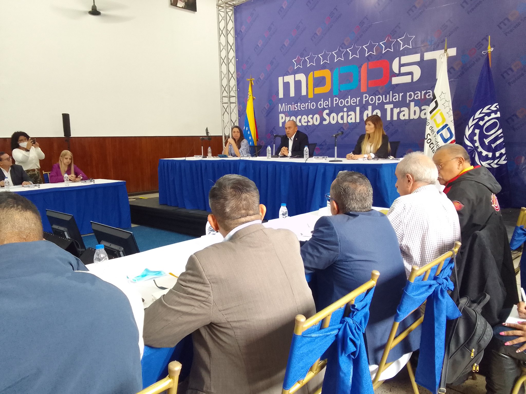 Concretan instalación de instancia técnica para método de fijación del salario mínimo