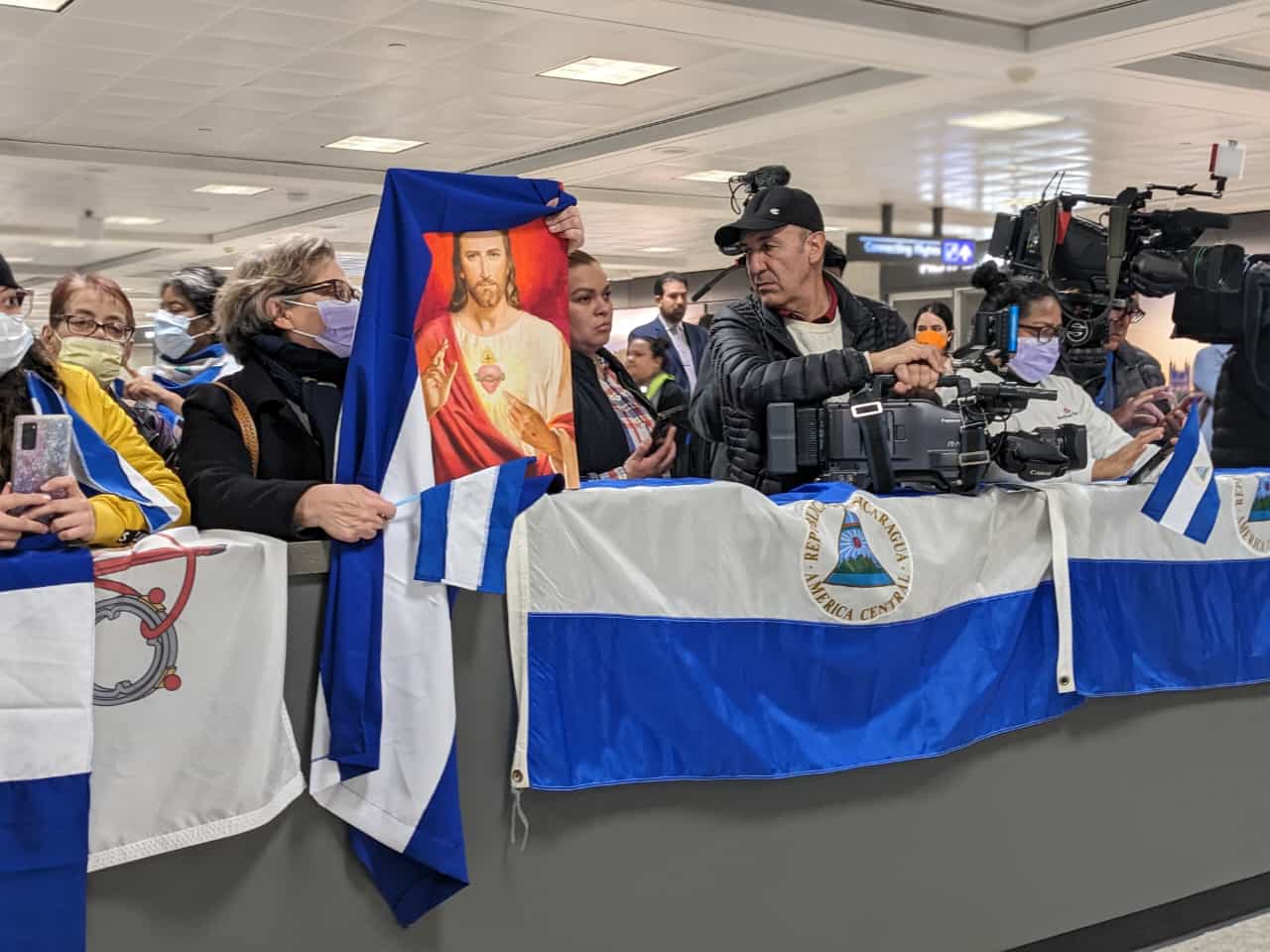 Presos, desterrados y apátridas: Los mecanismos de persecución en Venezuela y Nicaragua