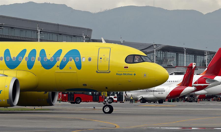 Viva Air: Cientos de pasajeros varados en Colombia y Perú tras cierre de aerolínea