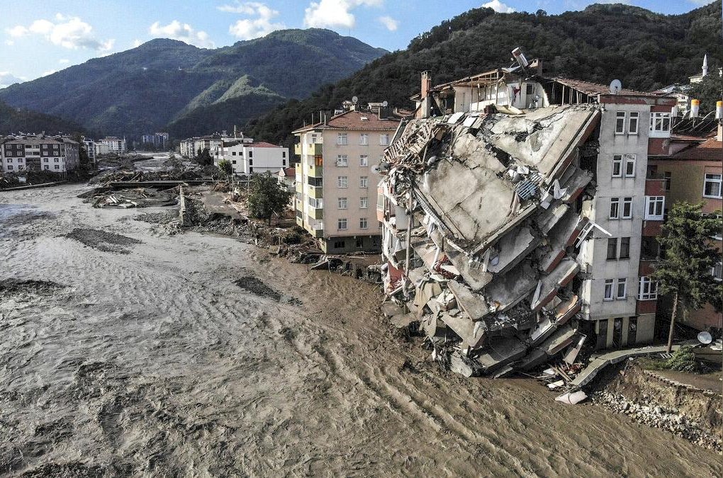 Cinco muertos por inundaciones en Turquía en zonas afectadas por los terremotos