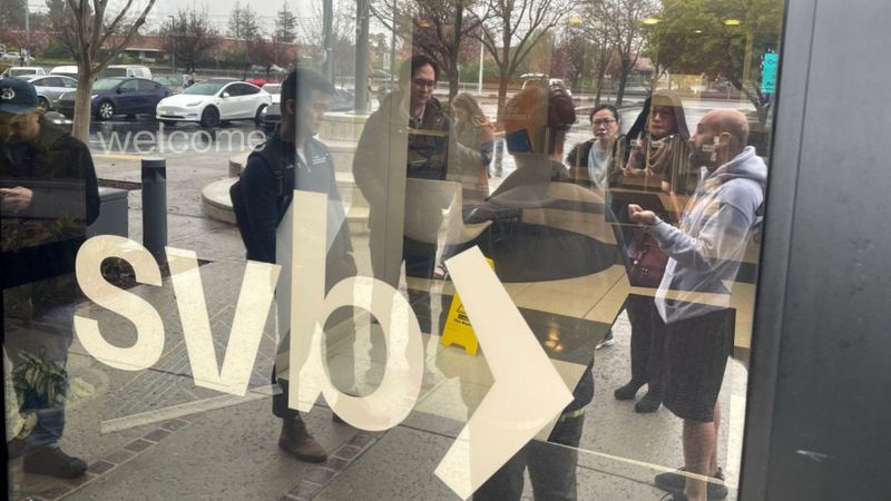 Silicon Valley Bank: por qué colapsó el banco estadounidense (y qué significa el rescate a sus clientes por parte de la Reserva Federal de EE.UU.)