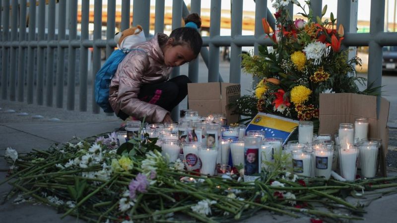 "Solo me dijeron que se quemaron": la indignación de familiares y migrantes tras el incendio en Ciudad Juárez en el que murieron 39 persona