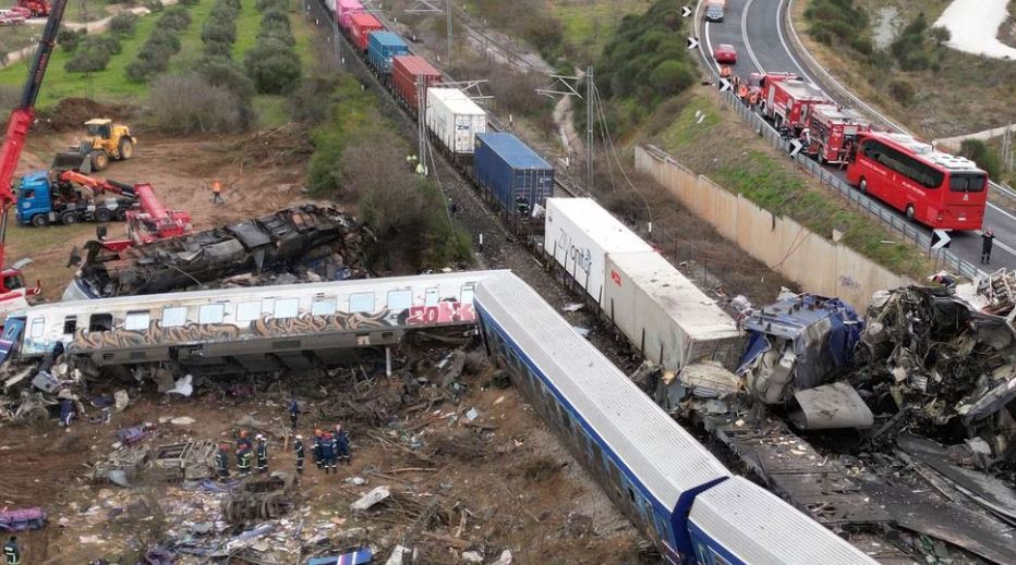 Culminan trabajos de rescate con decenas de desaparecidos tras choque de trenes