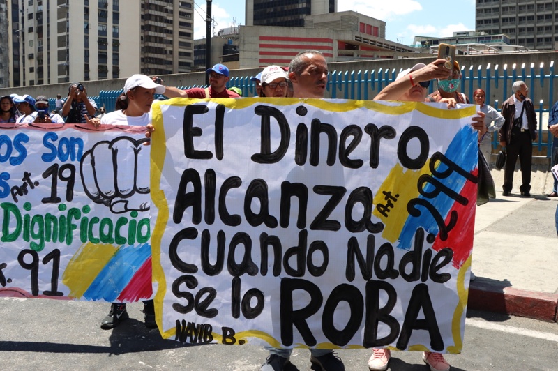 Docentes protestan en el ministerio de Educación- 27 de marzo (Mairet Chourio)