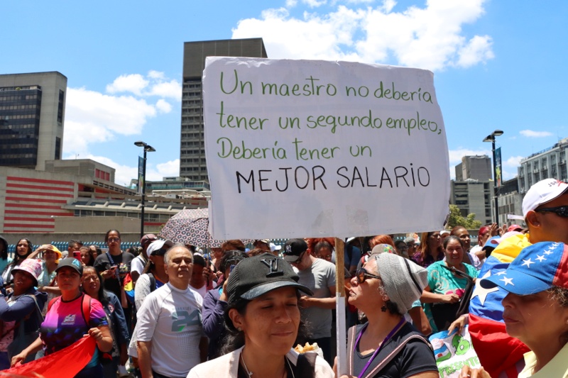 Docentes protestan en el ministerio de Educación- 27 de marzo (Mairet Chourio)
