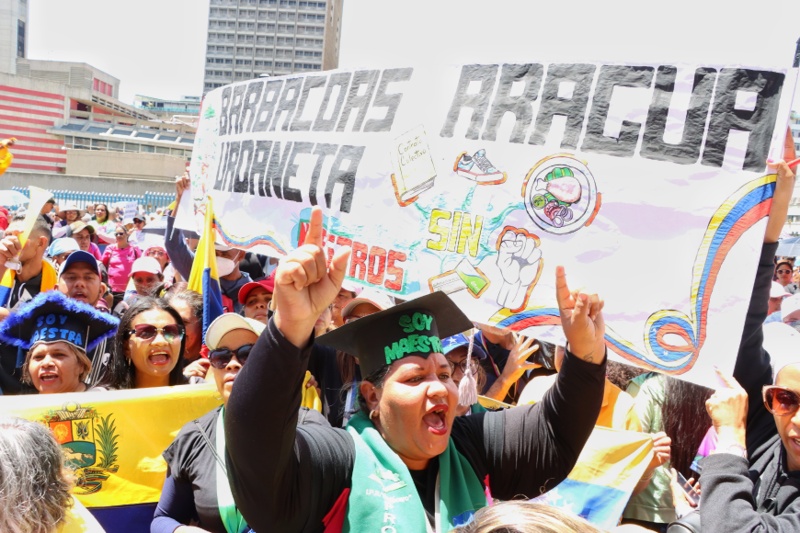 Docentes protestan en el ministerio de Educación- 27 de marzo (Mairet Chourio)