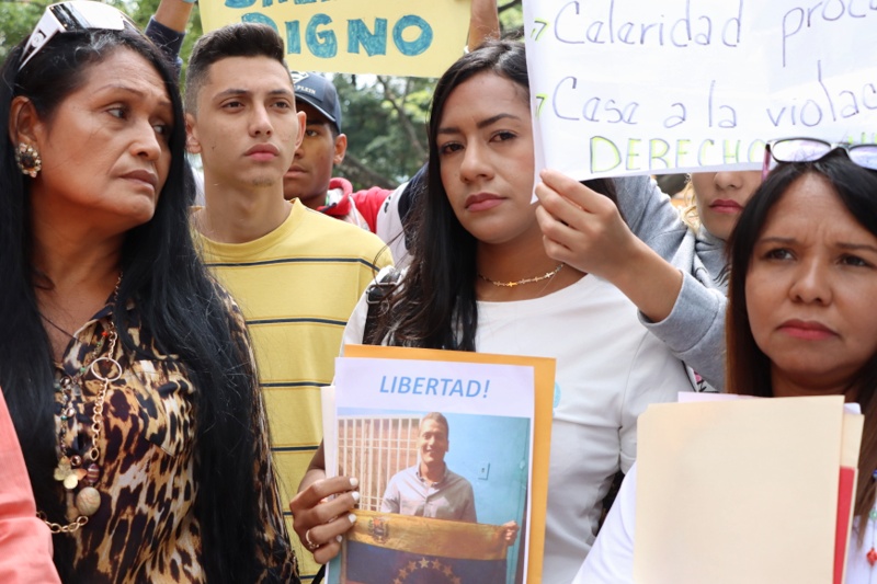 Familiares de presos políticos en el Ministerio Público (Mairet Chourio)