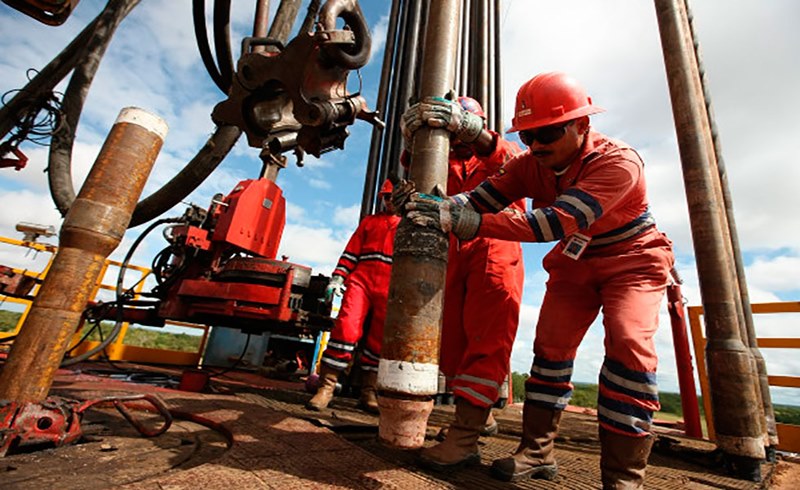 Maduro ordena retomar negociaciones entre Pdvsa y Petrovietnam