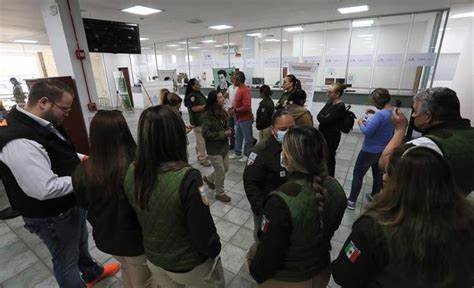 Agentes de migración de México protestan por detención de compañeros