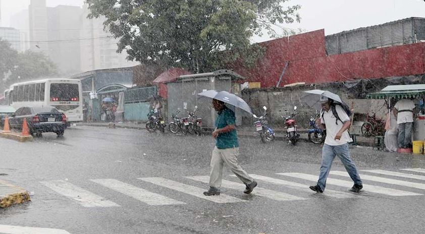 Zulia, los Andes, Amazonas y Bolívar con áreas nubladas y precipitaciones este viernes