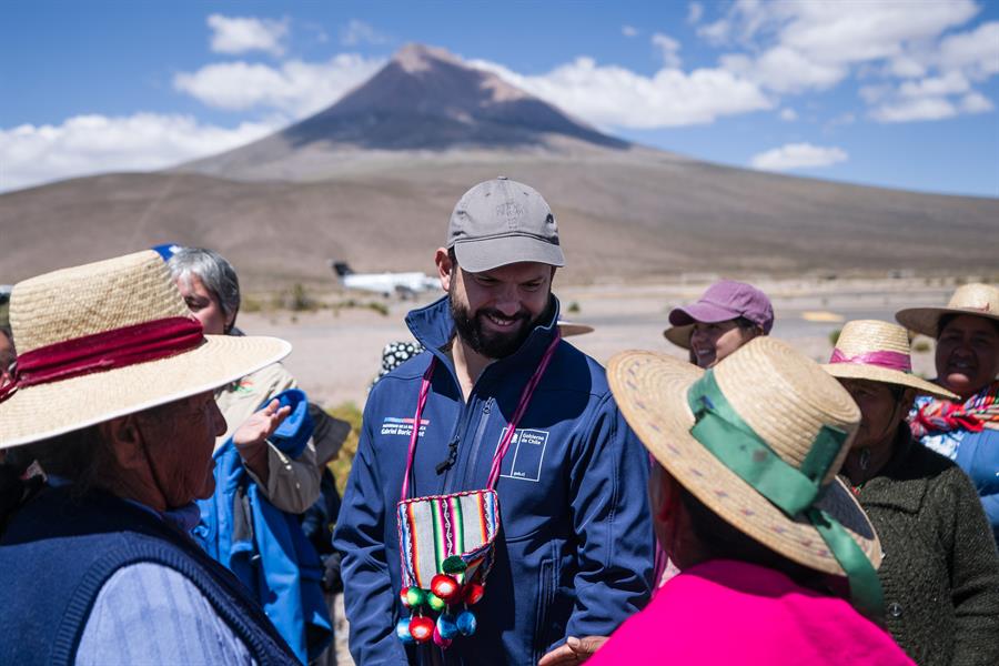 Presidente de Chile culpa a Bolivia de impedir expulsión de migrantes