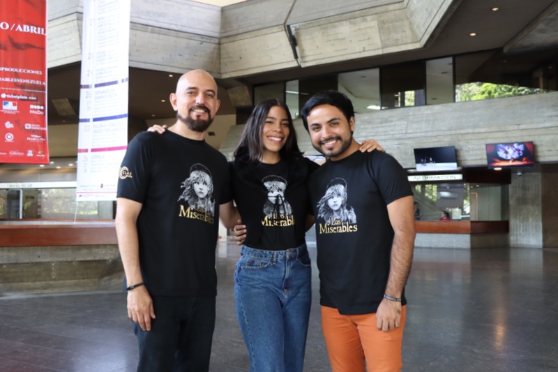Actores de la obra de teatro Los Miserables (Mairet Chourio)