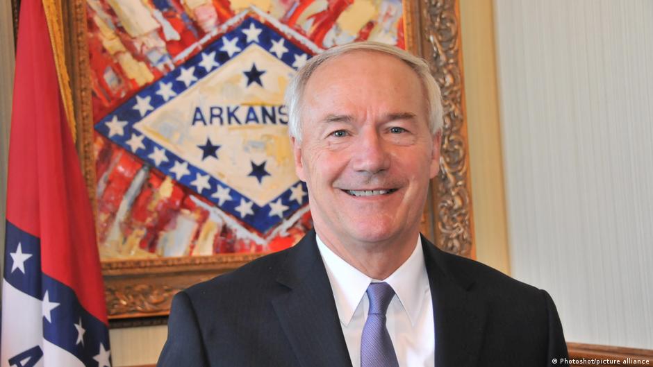 Exgobernador republicano Asa Hutchinson lanzará su candidatura a la Presidencia de Estados Unidos