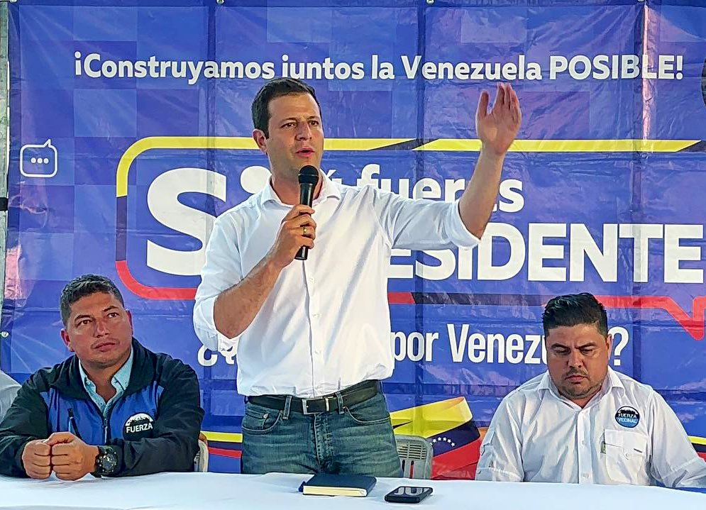 Alcalde Elías Sayegh y 58 dirigentes más renuncian al partido Fuerza Vecinal