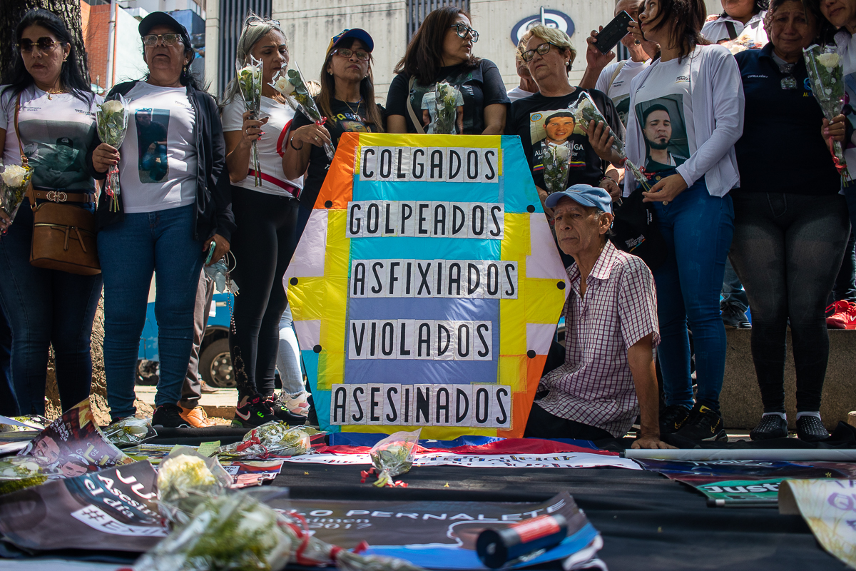 Protesta familiares de víctimas de protestas de 2017 Caracas Venezuela