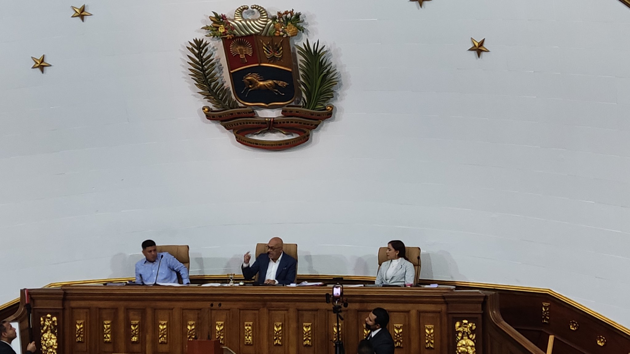 Rodríguez propone al CNE que exija disculpas a oposición por ofensas contra Lucena antes de asistir primarias