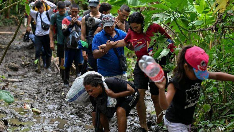 Ni Colombia ni Panamá protegen a migrantes en el Darién, denuncia HRW