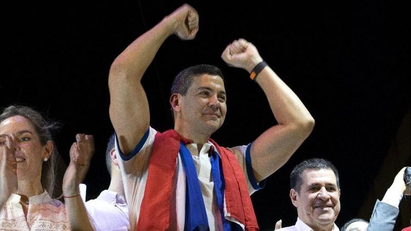 “Hoy hay un solo presidente en Venezuela y se llama Nicolás Maduro”: Santiago Peña, presidente electo de Paraguay, habla con BBC Mundo sobre Taiwán, China y su controvertido padrino político