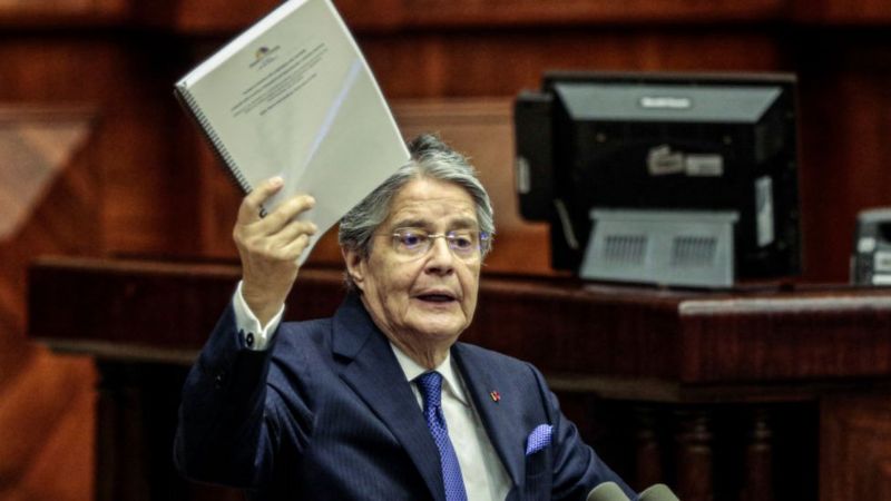 Qué es la "muerte cruzada" invocada por el presidente Lasso en Ecuador y qué ocurrirá ahora