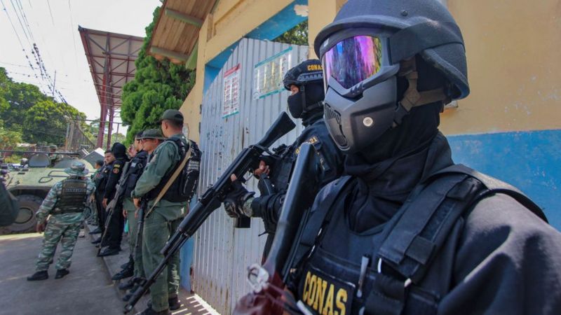 Cómo el temido Tren de Aragua logró expandir sus tentáculos por América Latina desde una "lujosa" cárcel de Venezuela