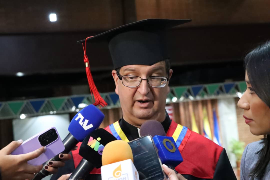 Juramentación del Rector de la Ucab Arturo Peraza (Mairet Chourio)