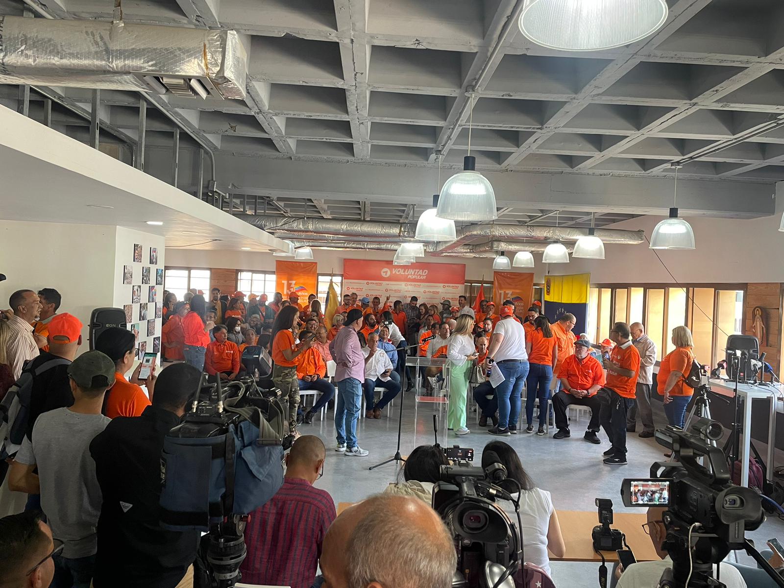 Voluntad Popular anuncia a Freddy Superlano como su candidato a las primarias opositoras
