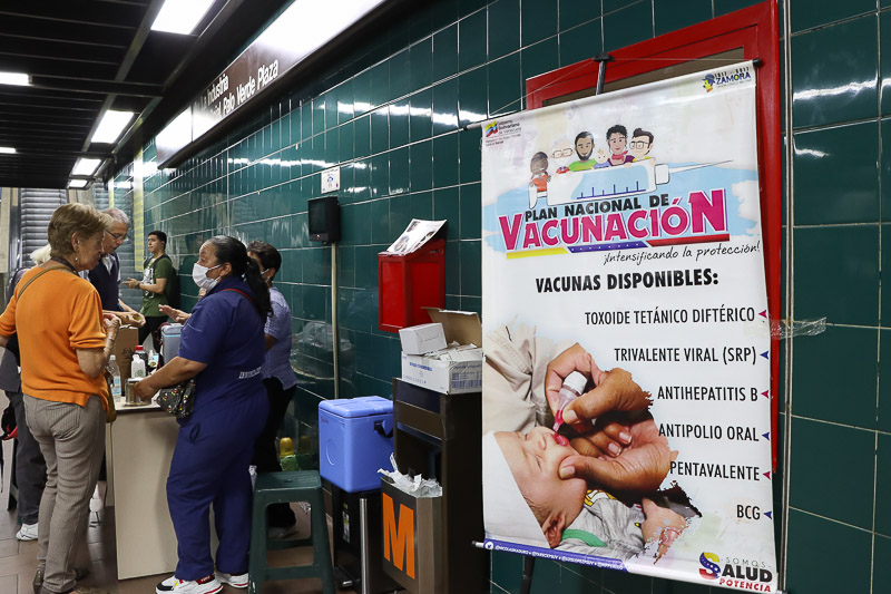Jornada de vacunación en las estaciones del metro (Mairet Chourio)