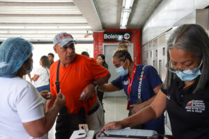 Jornada de vacunación en las estaciones del metro (Mairet Chourio)