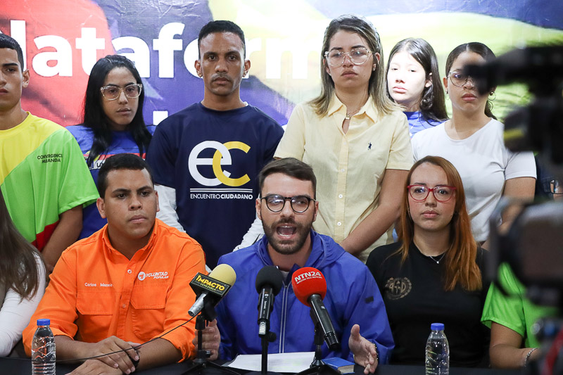 Jóvenes de la plataforma unitaria (Mairet Chourio)