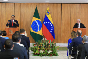 «Lula» Da Silva y Maduro anuncian restablecimiento de cooperación eléctrica y militar