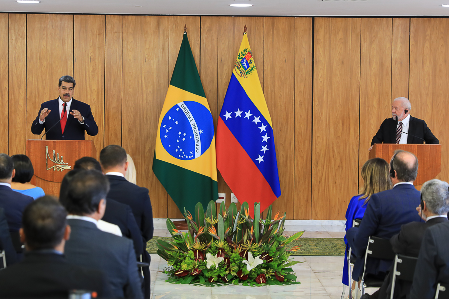 «Lula» Da Silva y Maduro anuncian restablecimiento de cooperación eléctrica y militar
