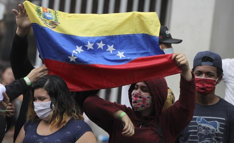 Venezolanos en el exterior cuestionan que mecanismo para votar en la primaria “deja por fuera a los más jóvenes