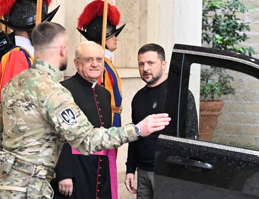 Zelenski llega al Vaticano para reunirse con el papa Francisco