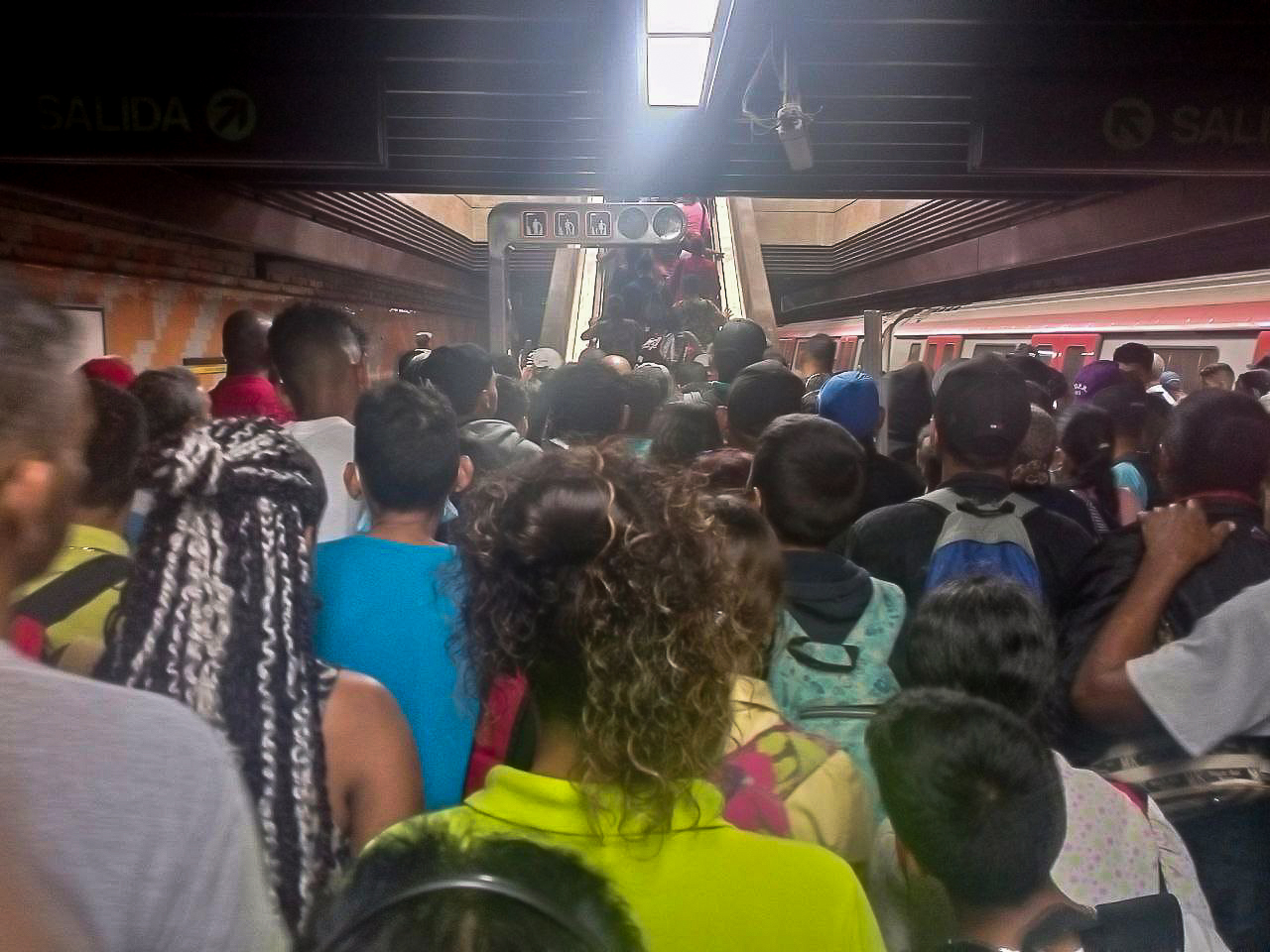 Boleto del Metro de Cracas costará 4 bolívares desde el 7 de mayo