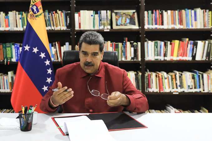 Maduro lleva bono de guerra económica a 30 dólares al firmar decreto del "ingreso mínimo vital"